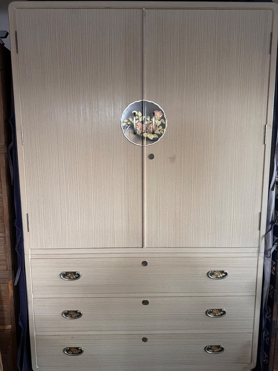 桐箪笥（美術品・骨董品）の商品画像 - 査定依頼日：2025年12月8日 - 最高査定価格：3,000円