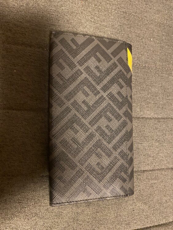 フェンディ  （ブランドバッグ）の商品画像 - 査定依頼日：2025年5月21日 - 最高査定価格：30,000円