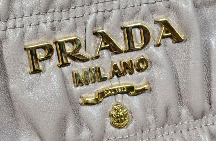 プラダ  （ブランドバッグ）の商品画像 - 査定依頼日：2025年2月23日 - 最高査定価格：70,000円