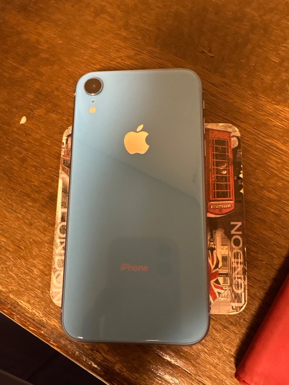 iPhoneXR 128GB docomo（スマホ）の商品画像 - 査定依頼日：2026年1月26日 - 最高査定価格：16,000円