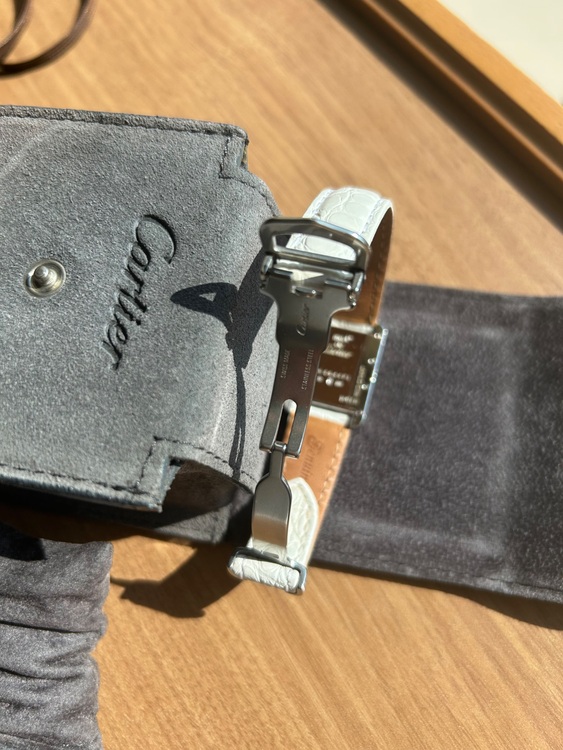 カルティエ タンク 241（高級時計）の商品画像 - 査定依頼日：2025年9月30日 - 最高査定価格：310,000円