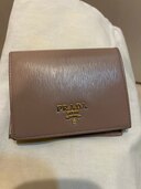 二つ折り財布（ブランド財布・小物）の商品画像 - 査定依頼日：2024年11月24日 - 最高査定価格：7,500円