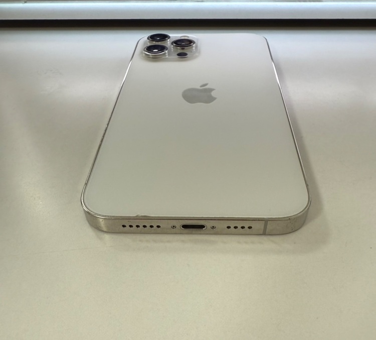 iPhone 12 Pro Max 256GB SIMフリー（スマホ）の商品画像 - 査定依頼日：2025年9月19日 - 最高査定価格：45,000円