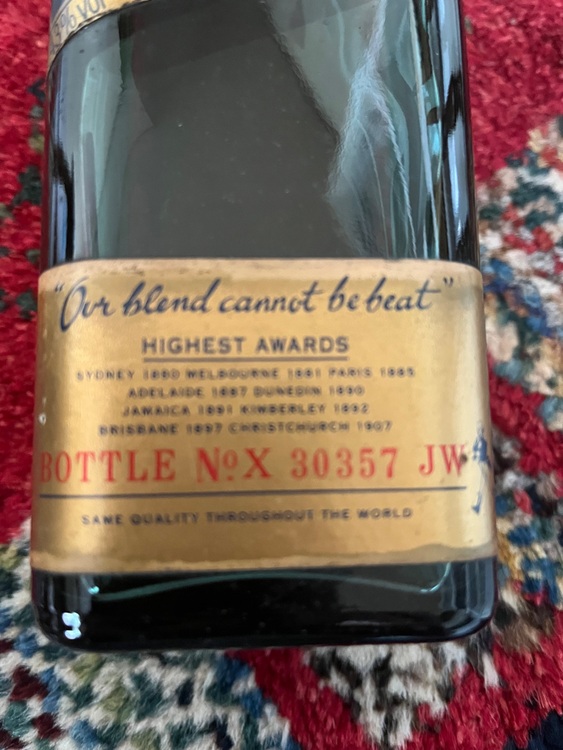 ウイスキー ジョニーウォーカー （お酒）の商品画像 - 査定依頼日：2025年8月18日 - 最高査定価格：10,000円