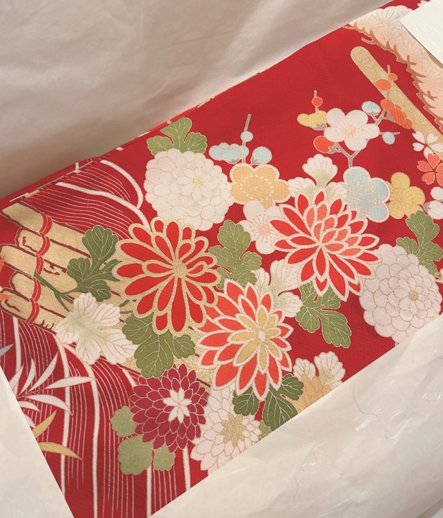 振袖（古着・ファッション）の商品画像 - 査定依頼日：2025年11月15日 - 最高査定価格：20,000円