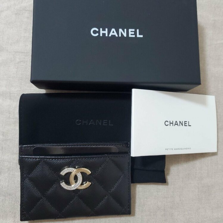 カードケース（ブランド財布・小物）の商品画像 - 査定依頼日：2025年12月14日 - 最高査定価格：100,000円