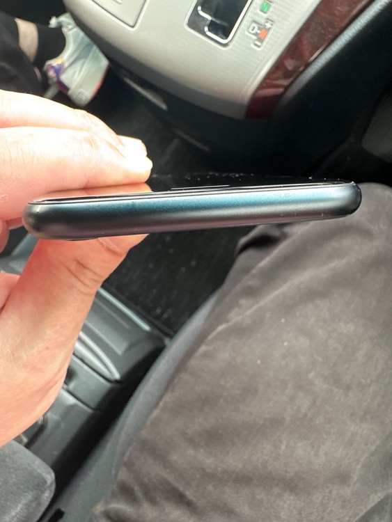 iPhone SE (第 3 世代) 64GB SIMフリー（スマホ）の商品画像 - 査定依頼日：2025年9月20日 - 最高査定価格：19,000円