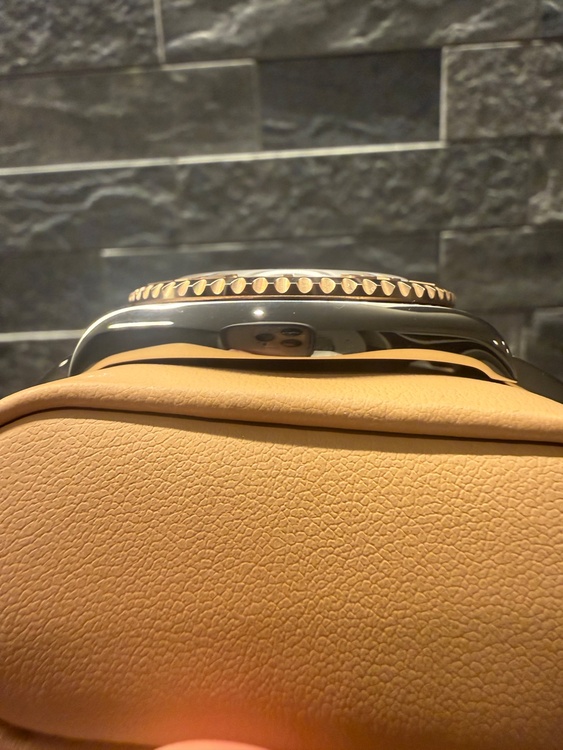 ヨットマスター 40チョコレート（高級時計）の商品画像 - 査定依頼日：2026年2月25日 - 最高査定価格：2,700,000円