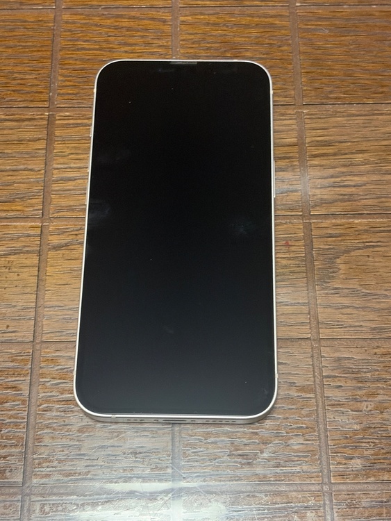 iPhone 13 128GB SIMフリー（スマホ）の商品画像 - 査定依頼日：2026年3月8日 - 最高査定価格：28,000円