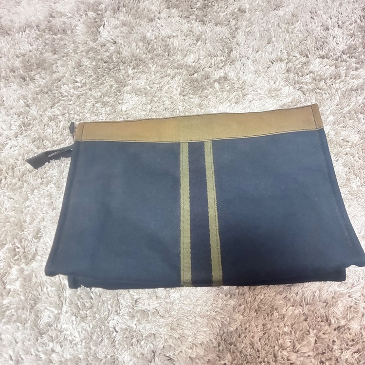 クラッチバッグ（ブランドバッグ）の商品画像 - 査定依頼日：2026年2月2日 - 最高査定価格：20,000円