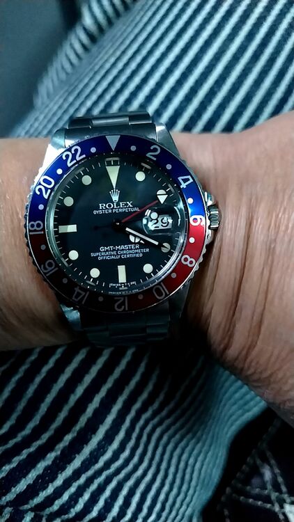 ロレックス GMTマスター 1675（高級時計）の商品画像 - 査定依頼日：2025年11月13日 - 最高査定価格：2,000,000円