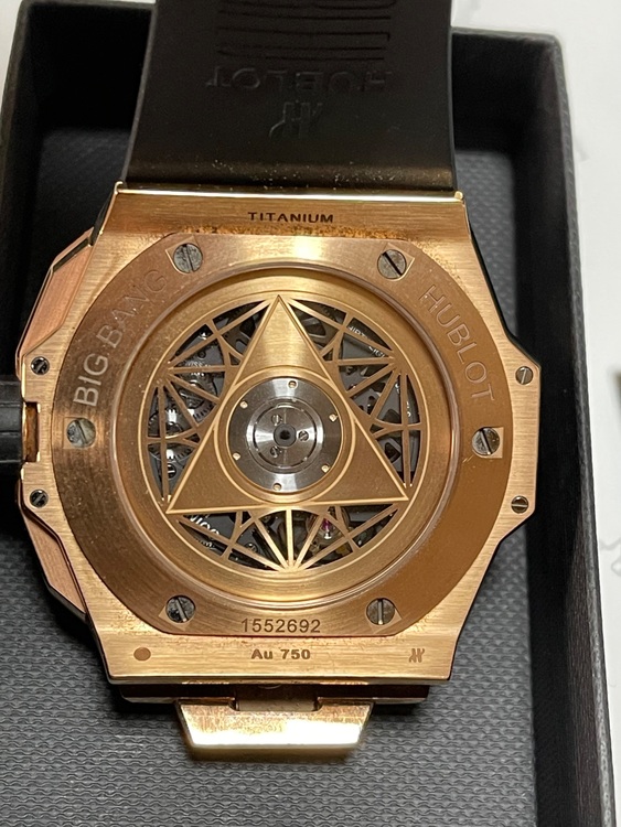 ウブロ キングパワー （高級時計）の商品画像 - 査定依頼日：2025年8月23日 - 最高査定価格：4,000,000円