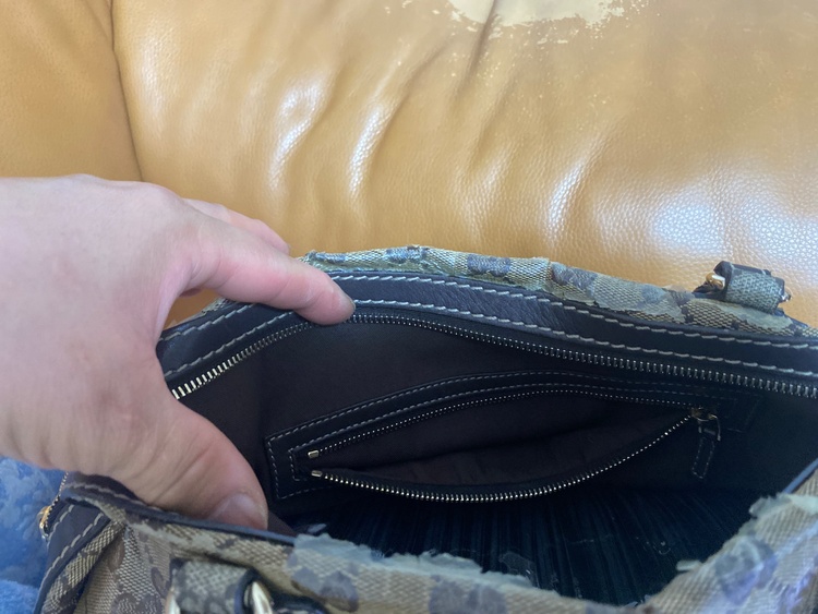 GUCCI（ブランドバッグ）の商品画像 - 査定依頼日：2026年4月21日 - 最高査定価格：30,000円