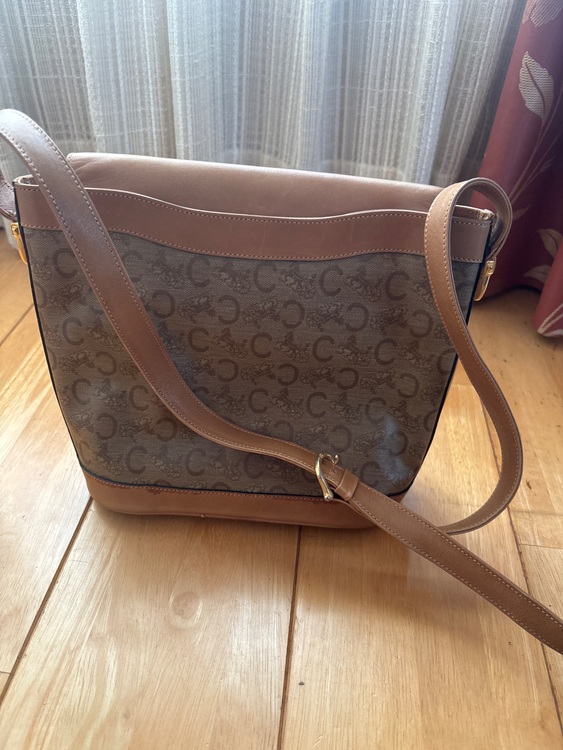 セリーヌ  （ブランドバッグ）の商品画像 - 査定依頼日：2025年9月27日 - 最高査定価格：12,000円