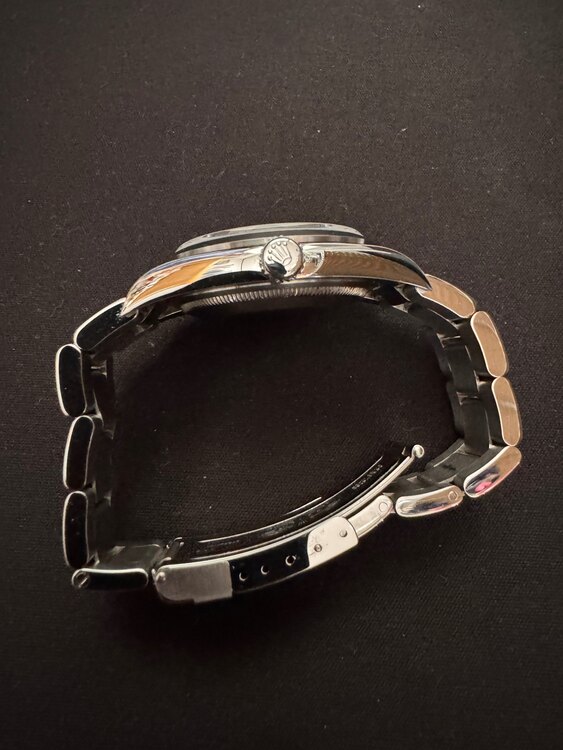 ロレックス エクスプローラー 11427（高級時計）の商品画像 - 査定依頼日：2025年1月19日 - 最高査定価格：800,000円