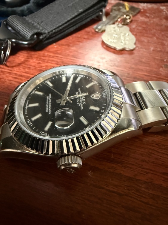 ロレックス パーペチュアルデイト 18012（高級時計）の商品画像 - 査定依頼日：2026年2月5日 - 最高査定価格：1,820,000円