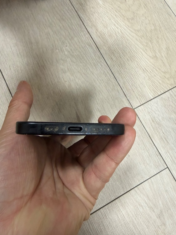 iPhone 15 128GB Softbank（スマホ）の商品画像 - 査定依頼日：2026年4月29日 - 最高査定価格：63,000円