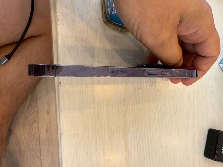 iPhone14pro パープル（スマホ）の商品画像 - 査定依頼日：2025年10月9日 - 最高査定価格：71,000円