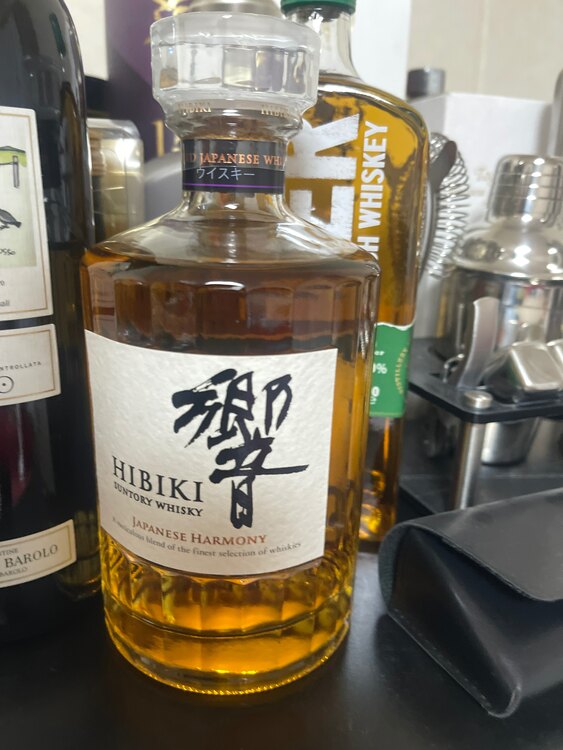 ウイスキー サントリー響 （お酒）の商品画像 - 査定依頼日：2025年1月25日 - 最高査定価格：10,000円