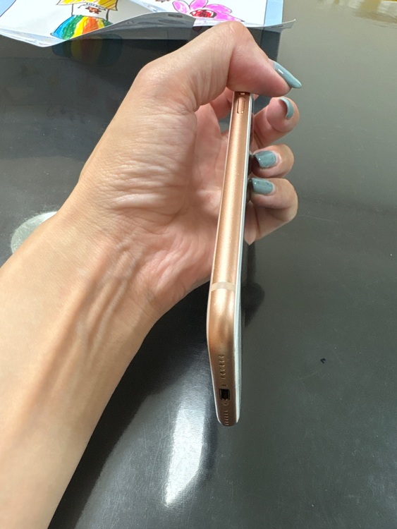 iPhone8（スマホ）の商品画像 - 査定依頼日：2025年7月31日 - 最高査定価格：2,000円