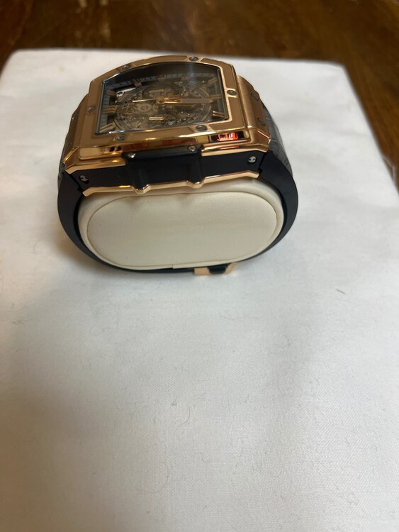 ウブロ ビックバン Ref.601.OX.0148LR（高級時計）の商品画像 - 査定依頼日：2025年1月20日 - 最高査定価格：1,500,000円