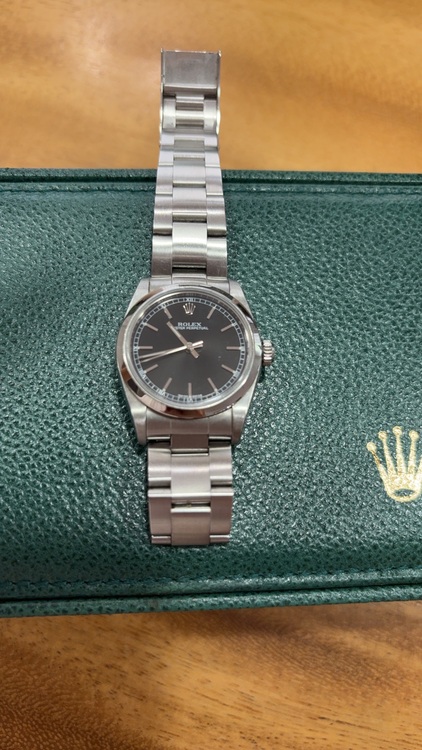 オイスターパーペチュアルブラックSS オイスター77080（高級時計）の商品画像 - 査定依頼日：2025年9月24日 - 最高査定価格：600,000円