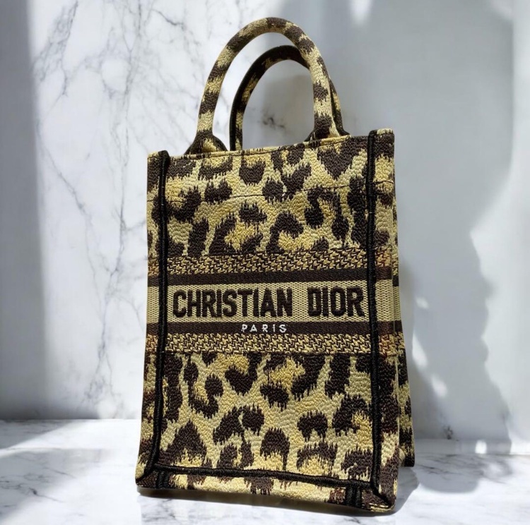 ディオール　レオパード（ブランドバッグ）の商品画像 - 査定依頼日：2026年2月27日 - 最高査定価格：80,000円