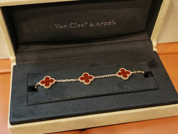 VCA ヴィンテージアルハンブラ5モチーフブレスレット YG カーネリアン（金・貴金属）の商品画像 - 査定依頼日：2025年10月23日 - 最高査定価格：600,000円