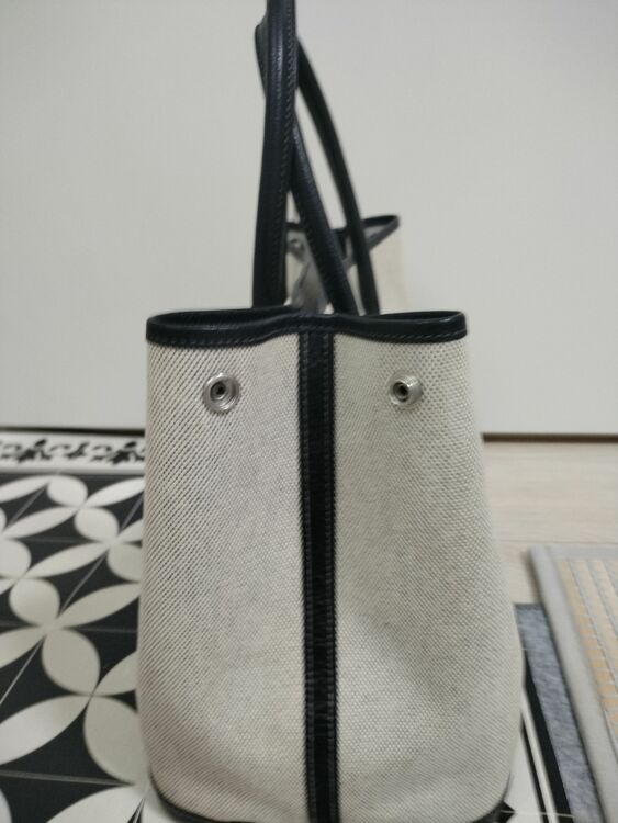 ガーデンパーティー（ブランドバッグ）の商品画像 - 査定依頼日：2025年8月5日 - 最高査定価格：200,000円