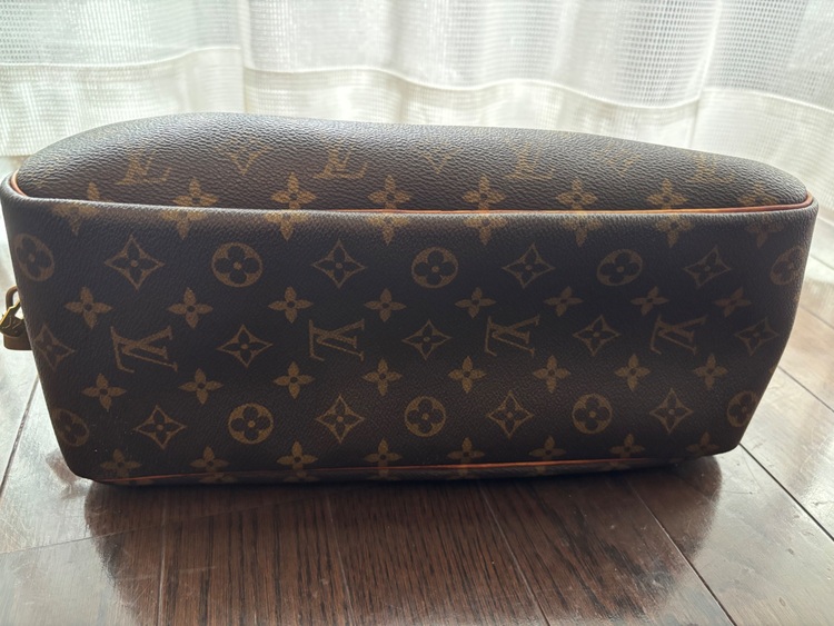 ドーヴィル（ブランドバッグ）の商品画像 - 査定依頼日：2025年12月1日 - 最高査定価格：50,000円