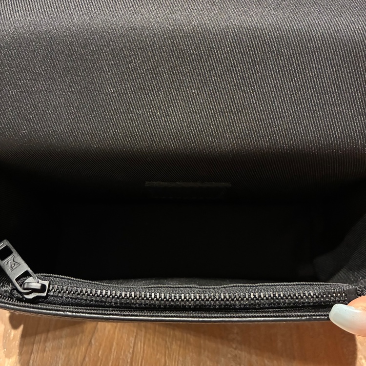 ルイヴィトン ファストライン アエログラム ブラック（ブランドバッグ）の商品画像 - 査定依頼日：2026年7月26日 - 最高査定価格：195,000円