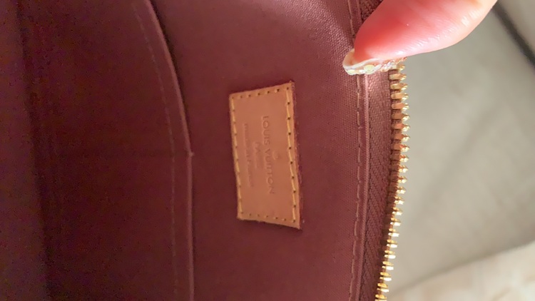 ヴェルニ　アルマ（ブランドバッグ）の商品画像 - 査定依頼日：2025年8月24日 - 最高査定価格：65,000円