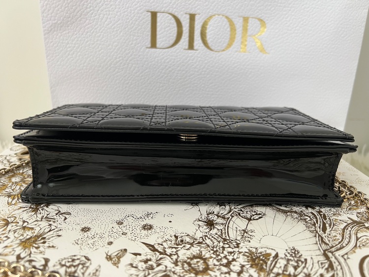 Lady Dior ポーチ（ブランド財布・小物）の商品画像 - 査定依頼日：2025年10月31日 - 最高査定価格：100,000円
