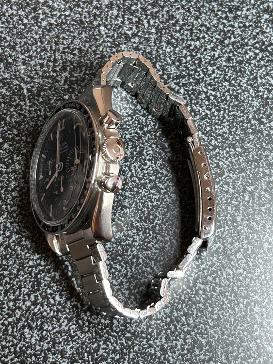 オメガ スピードマスター 145012（高級時計）の商品画像 - 査定依頼日：2025年12月22日 - 最高査定価格：2,000,000円