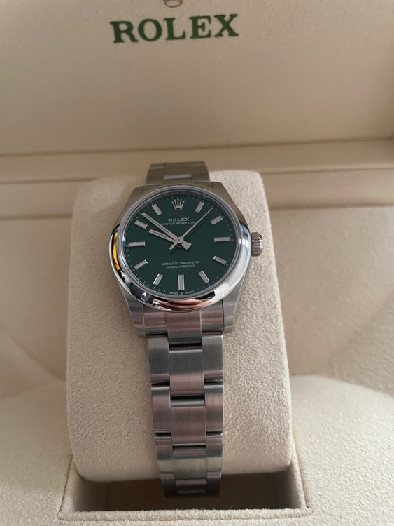 オイスターパーペチュアル　31mm  グリーン（高級時計）の商品画像 - 査定依頼日：2025年8月31日 - 最高査定価格：1,200,000円