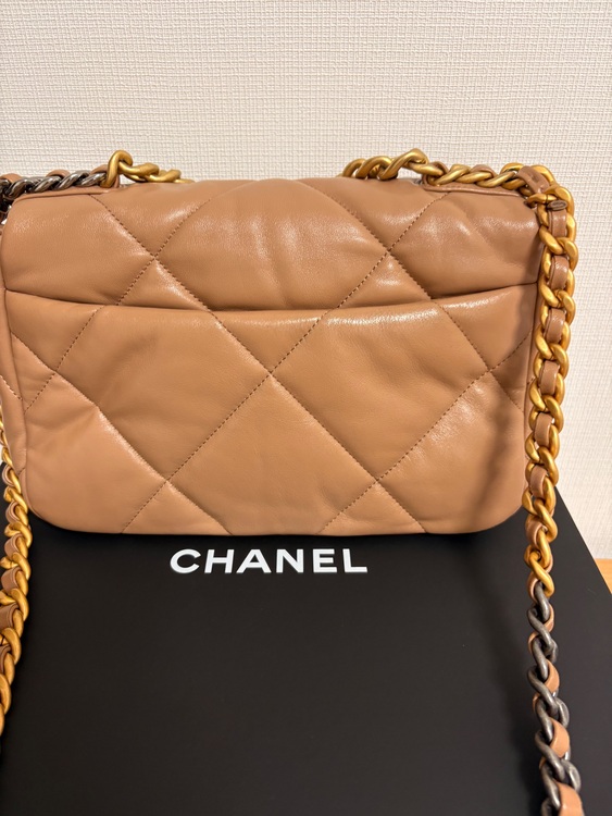 シャネル19 AS1160（ブランドバッグ）の商品画像 - 査定依頼日：2025年6月4日 - 最高査定価格：450,000円