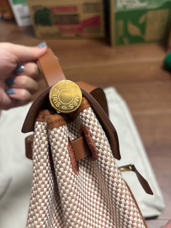 エールバックジップ31（ブランドバッグ）の商品画像 - 査定依頼日：2025年9月18日 - 最高査定価格：320,000円