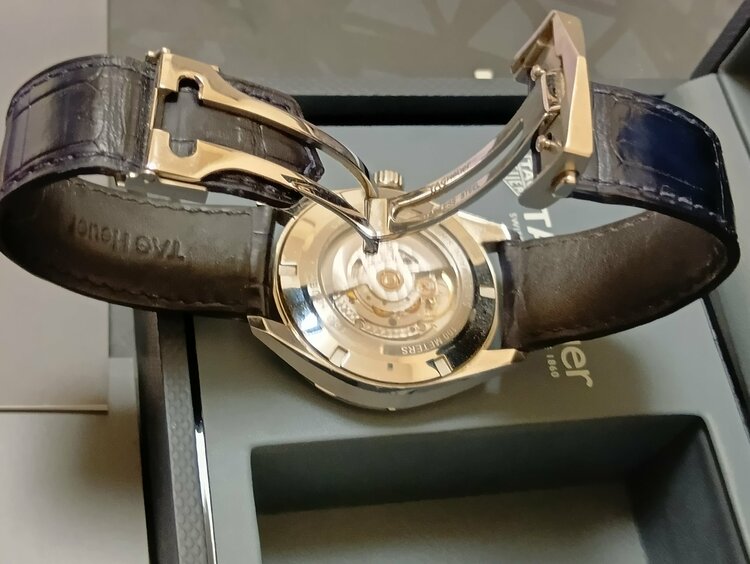 タグホイヤー カレラ キャリバー5WBN2012.FC6502（高級時計）の商品画像 - 査定依頼日：2026年3月23日 - 最高査定価格：240,000円