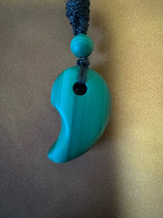 マラカイト勾玉（宝石）の商品画像 - 査定依頼日：2024年10月1日