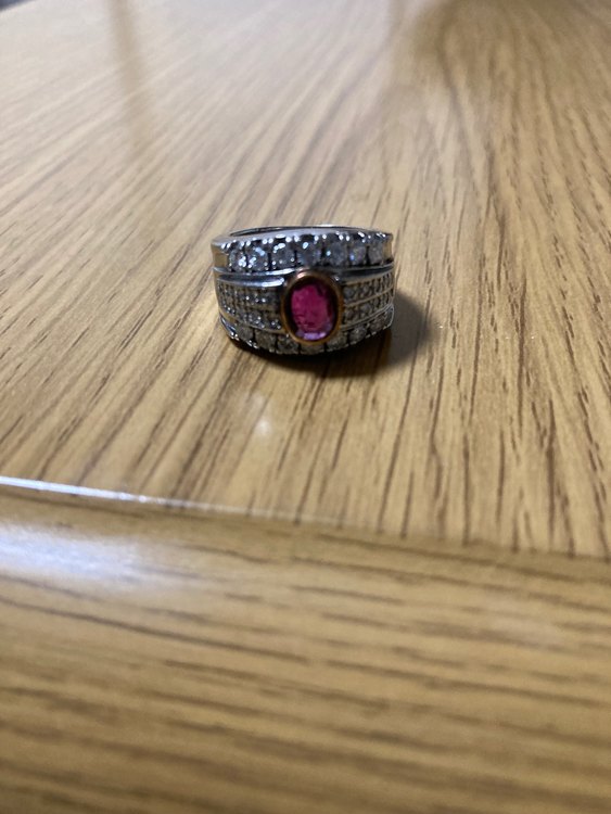 プラチナルビーダイヤ指輪（宝石）の商品画像 - 査定依頼日：2023年10月6日 - 最高査定価格：100,000円