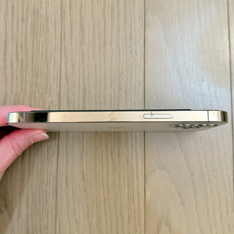 iPhone 12pro（スマホ）の商品画像 - 査定依頼日：2025年5月18日 - 最高査定価格：45,000円