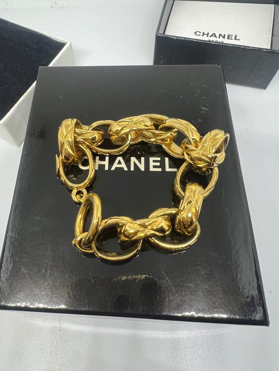 シャネル CHANEL マトラッセ ブレスレット ヴィンテージ （古着・ファッション）の商品画像 - 査定依頼日：2025年2月9日 - 最高査定価格：22,000円