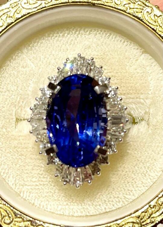 ブルーサファイア13.35ctダイヤモンド1.92ct付リング（宝石）の商品画像 - 査定依頼日：2025年10月4日 - 最高査定価格：2,000,000円