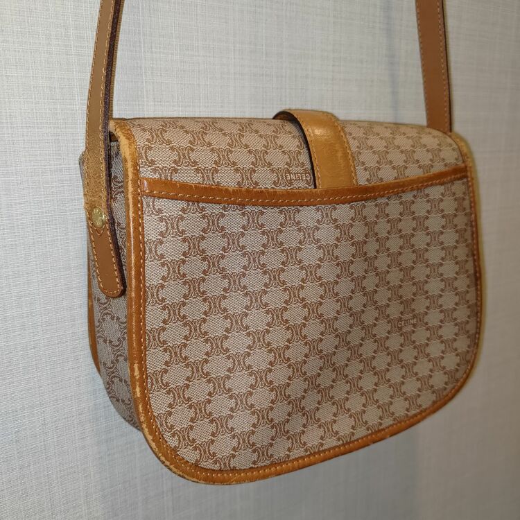 セリーヌ マカダム ショルダーバッグ（ブランドバッグ）の商品画像 - 査定依頼日：2025年10月25日 - 最高査定価格：25,000円