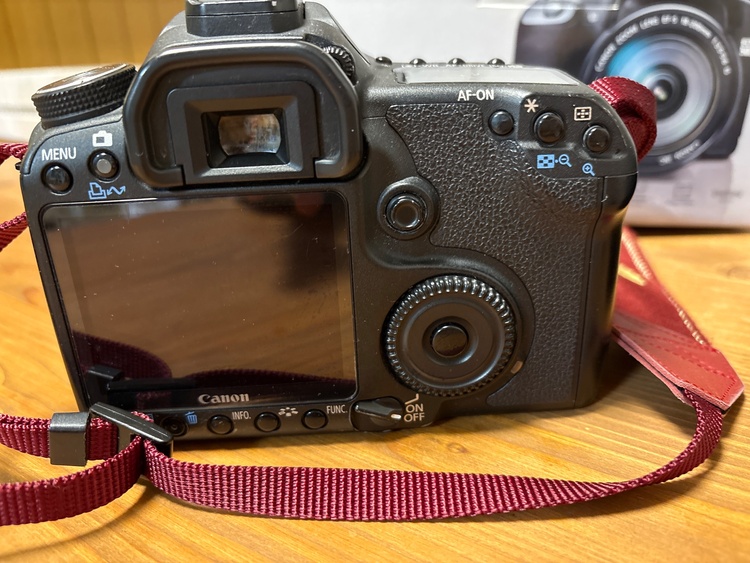 EOS 50D EFーS 18-200 IS（カメラ）の商品画像 - 査定依頼日：2026年1月26日 - 最高査定価格：7,000円