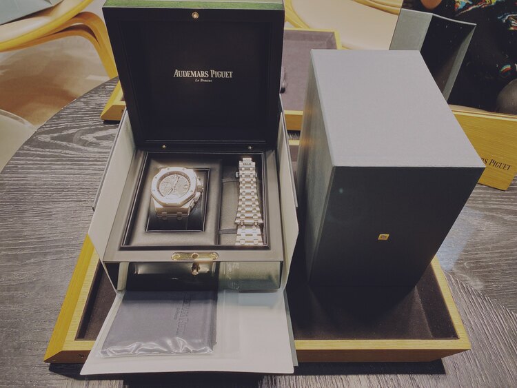 オーデマピゲ ロイヤルオークオフショア （高級時計）の商品画像 - 査定依頼日：2025年4月26日 - 最高査定価格：6,000,000円