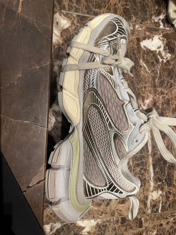 バレンシアガ  （ブランドバッグ）の商品画像 - 査定依頼日：2025年8月6日 - 最高査定価格：70,000円