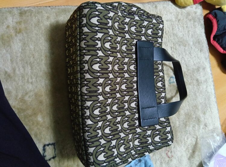 ミュウミュウ  （ブランドバッグ）の商品画像 - 査定依頼日：2025年6月15日 - 最高査定価格：55,000円