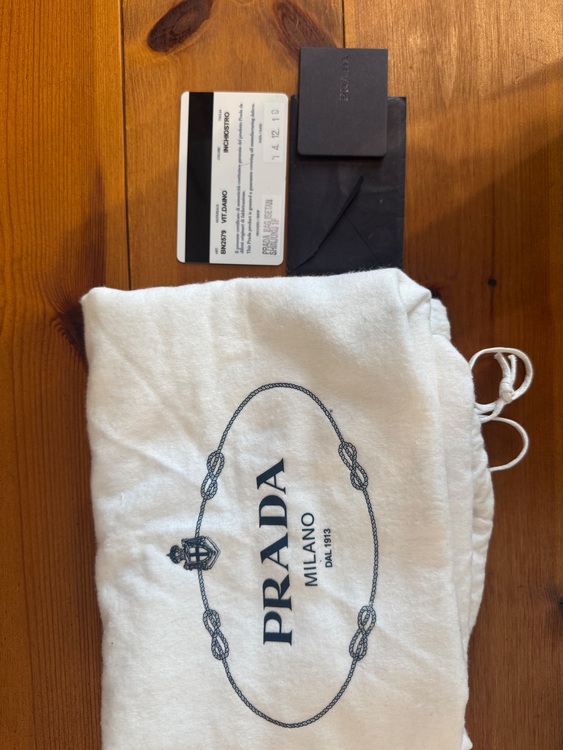 プラダ  （ブランドバッグ）の商品画像 - 査定依頼日：2025年9月30日 - 最高査定価格：70,000円