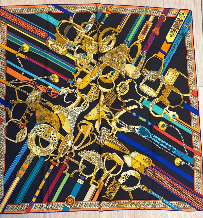 エルメス　カレ90【コンクールデトリエ】（古着・ファッション）の商品画像 - 査定依頼日：2025年6月25日 - 最高査定価格：10,000円